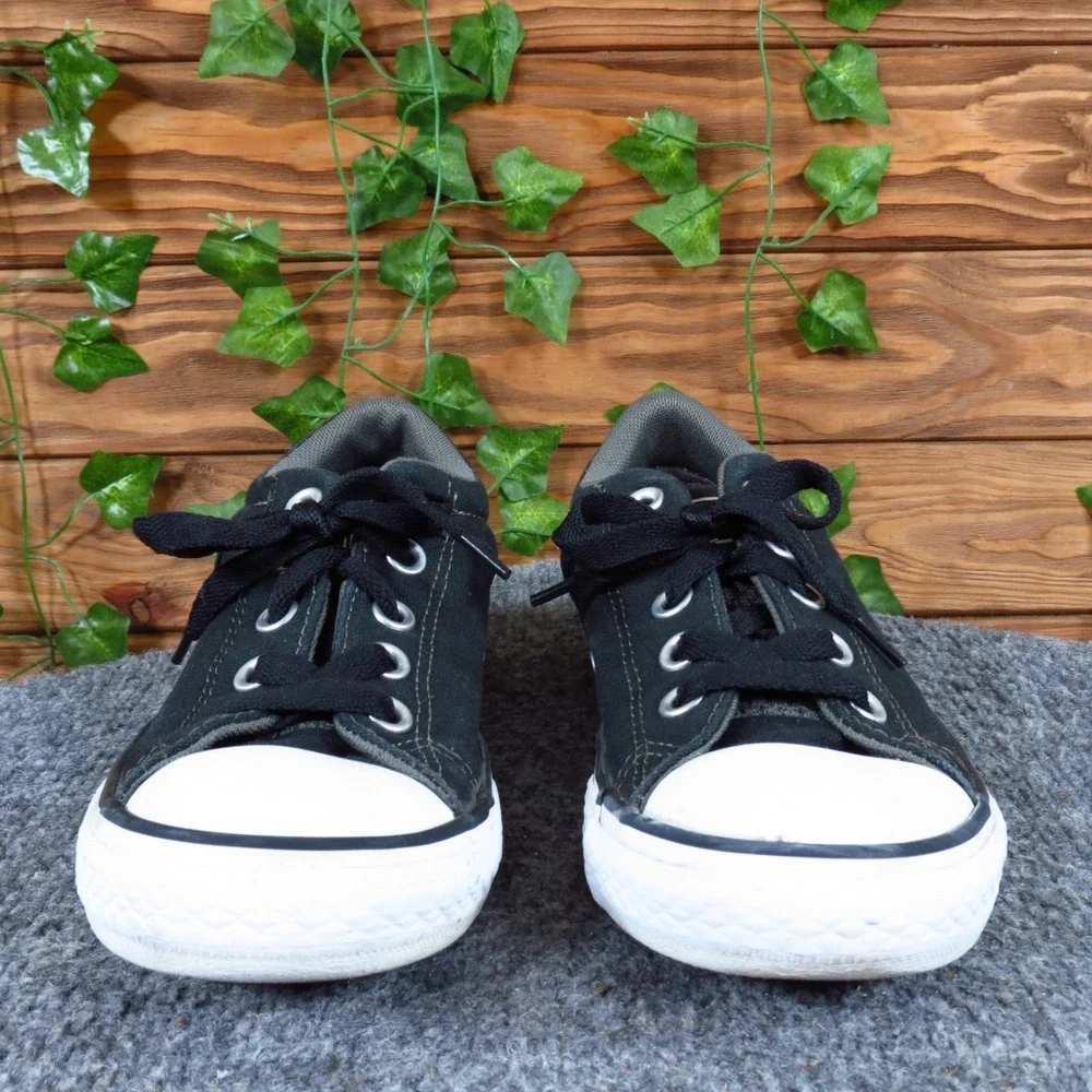 Converse Chuck Taylor All Star Street Kids Junior Sneaker Size 1 Athletic Black